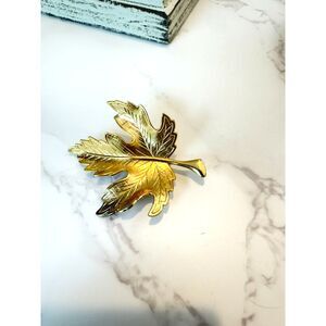 Gold tone Maple Leaf Brooch